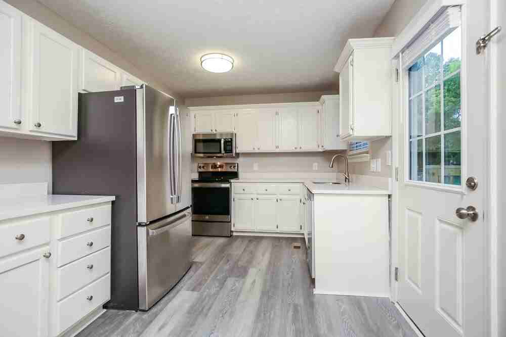 3324 Hamilton Church Rd - Photo 6 of 17