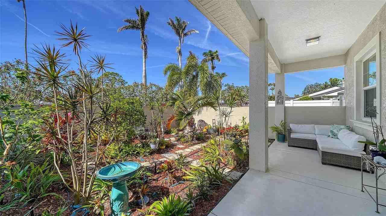 1111 Mallorca Dr - Photo 5 of 50