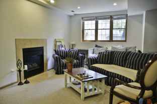 918 N Paulina St - Photo 1 of 1