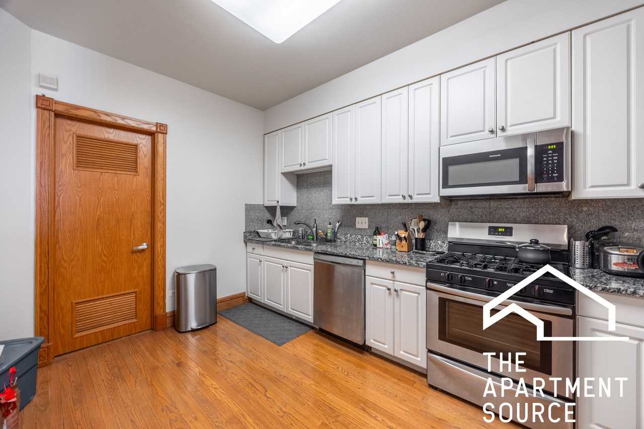 1162 W Grand Ave #4F - Photo 7 of 18