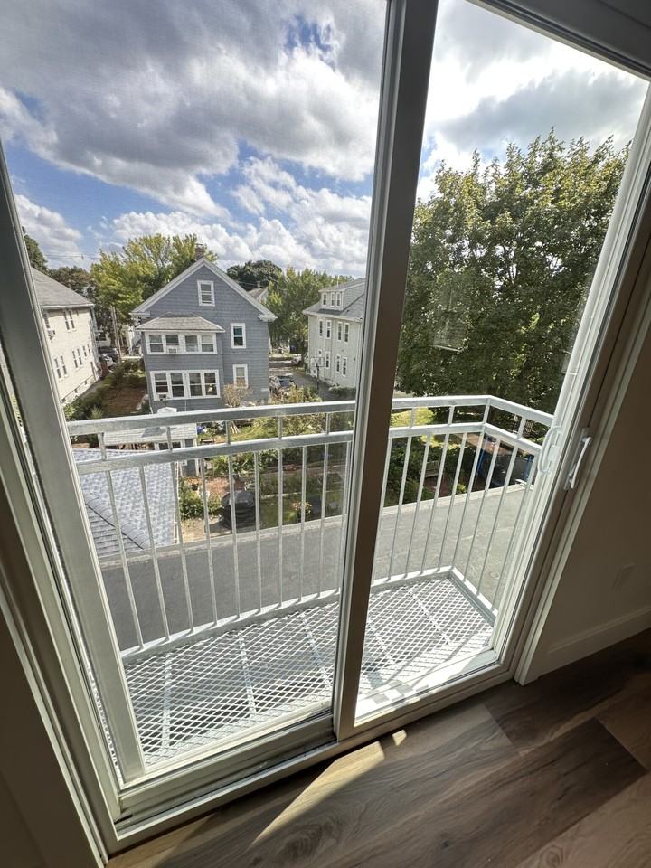 58 Magnolia St #3 - Photo 4 of 7