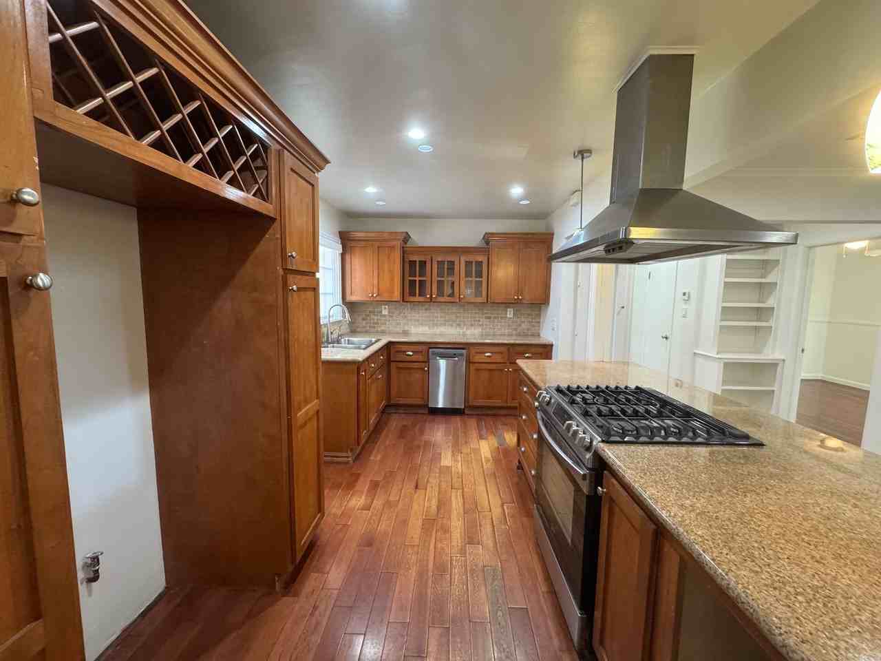 16721 Kingside Drive - Photo 7 of 12