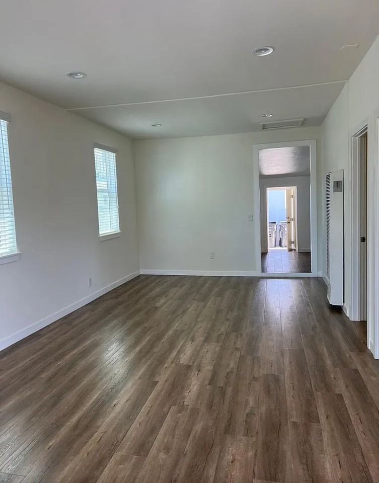 631 Indiana Ave - Photo 2 of 18