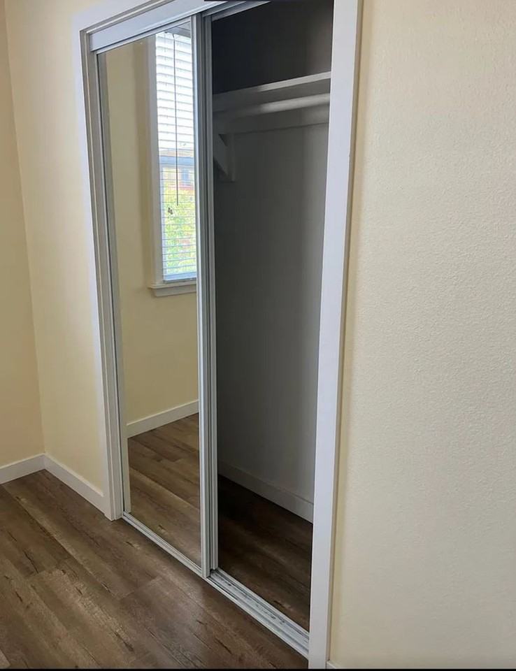 631 Indiana Ave - Photo 5 of 18