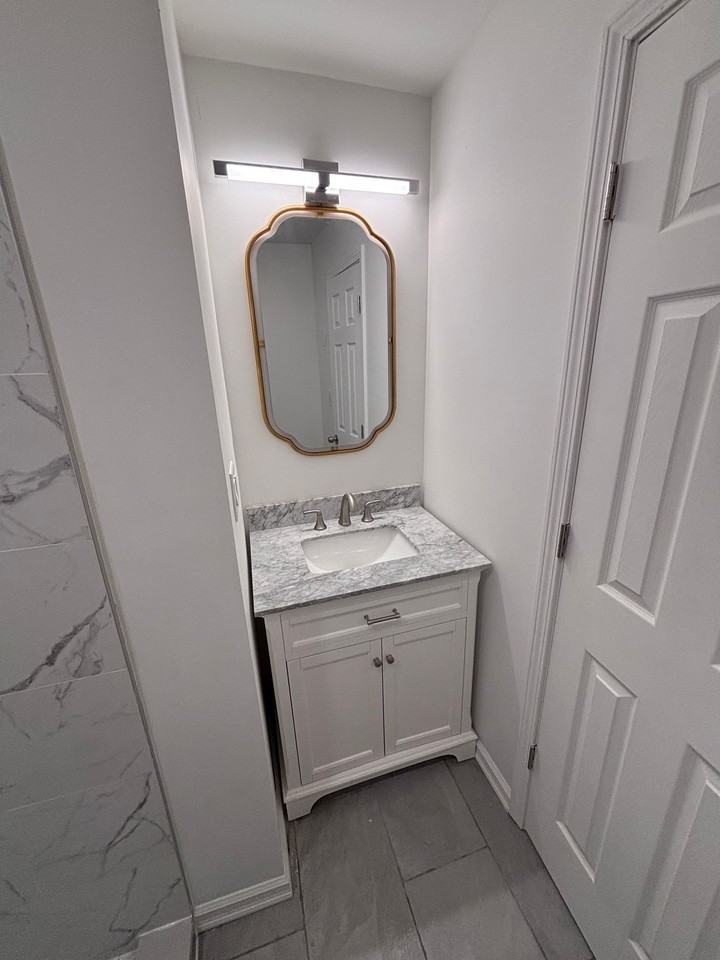 310 W College St #4 - Photo 3 of 27