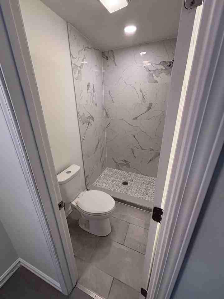 310 W College St #4 - Photo 4 of 27