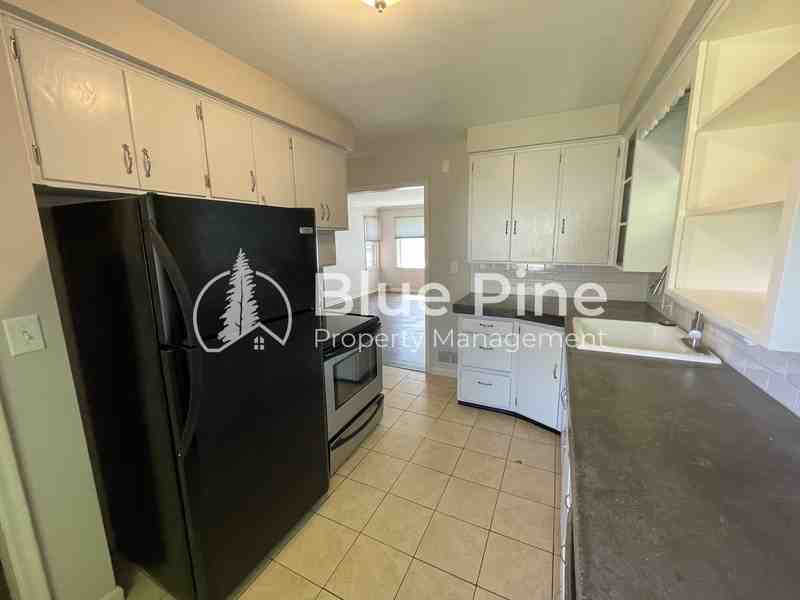 662 K St - Photo 5 of 20