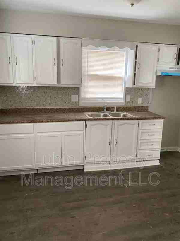 989 Restbrook Ave - Photo 3 of 7