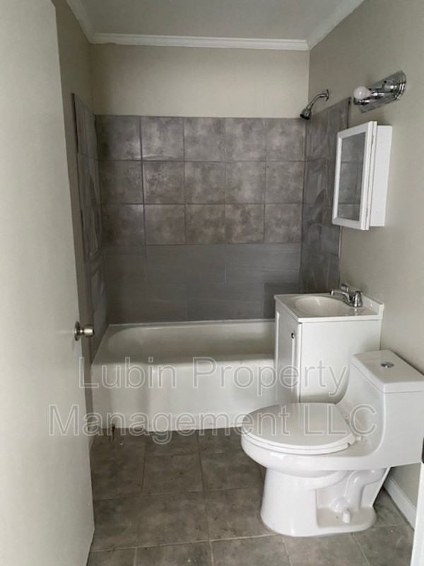 989 Restbrook Ave - Photo 4 of 7