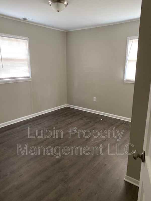 989 Restbrook Ave - Photo 5 of 7