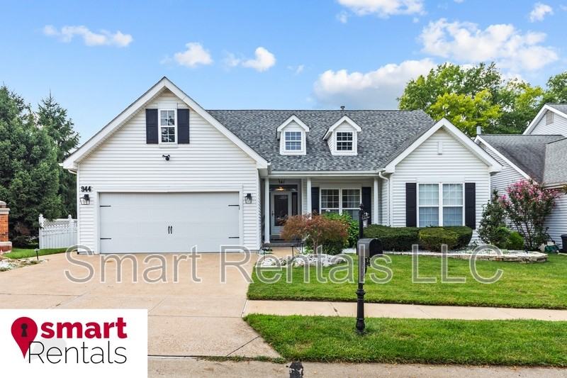 944 Wellesley Place Drive - Photo 3 of 26
