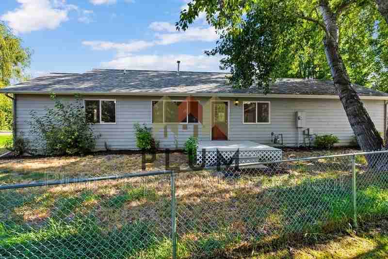 5449 Golf Dr - Photo 5 of 30