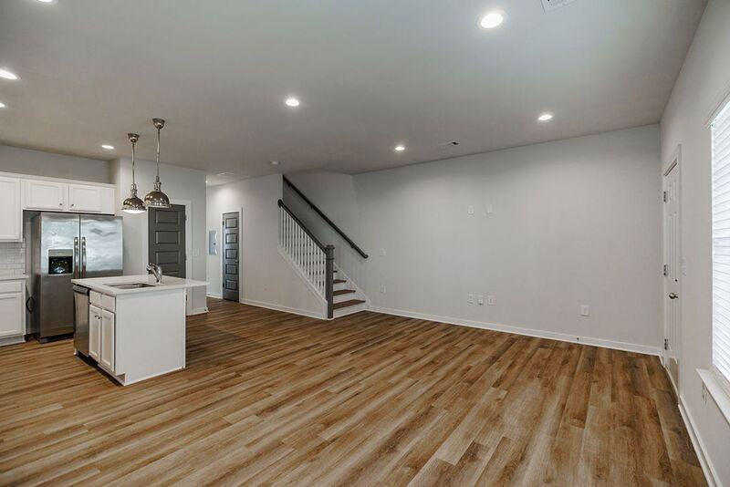 476 Oconner Blvd - Photo 6 of 36