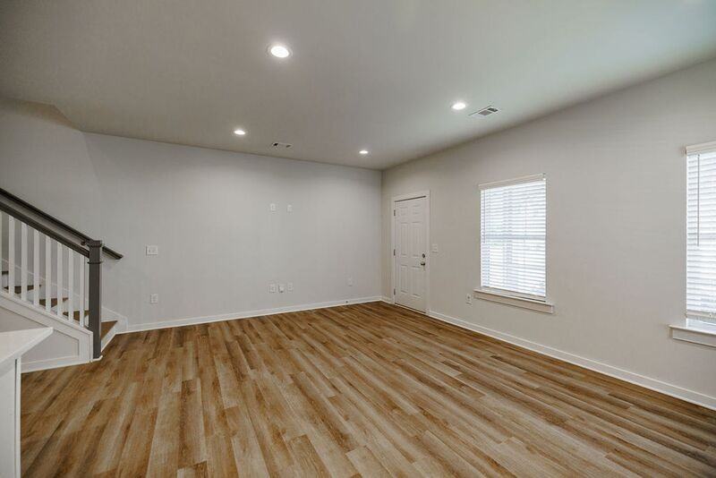 476 Oconner Blvd - Photo 7 of 36