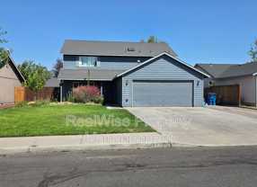 725 Ne Negus Pl - Photo 1 of 1