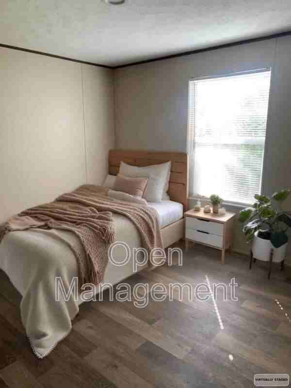 3318 Cultus St - Photo 3 of 15