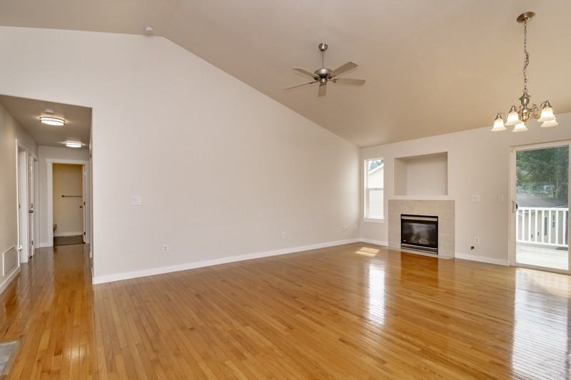 7804 207th St E - Photo 5 of 28