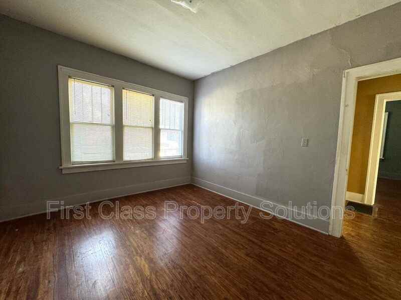 1400 Northwest 22nd Street - Photo 6 of 20