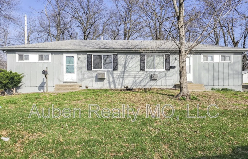 5247 Hadley St - Photo 3 of 21