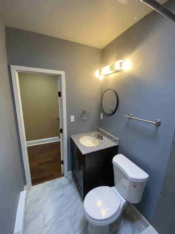 423 N Highland Ave - Photo 5 of 33