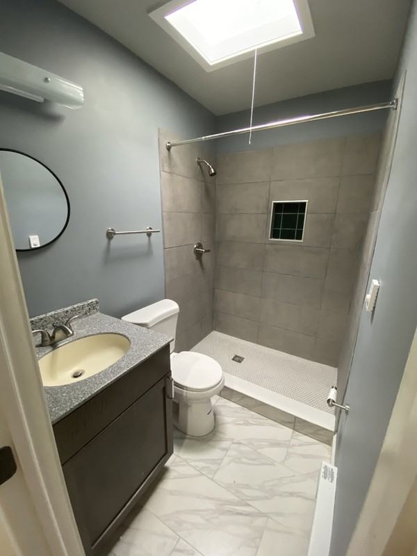 423 N Highland Ave - Photo 7 of 33