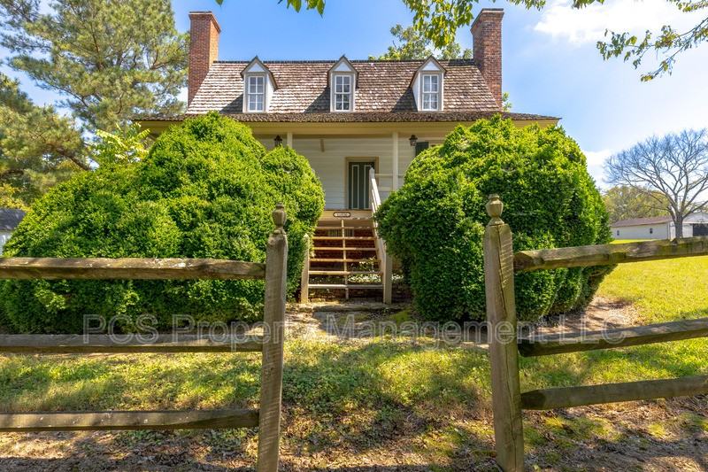 11826 Colonial Trl W - Photo 2 of 42