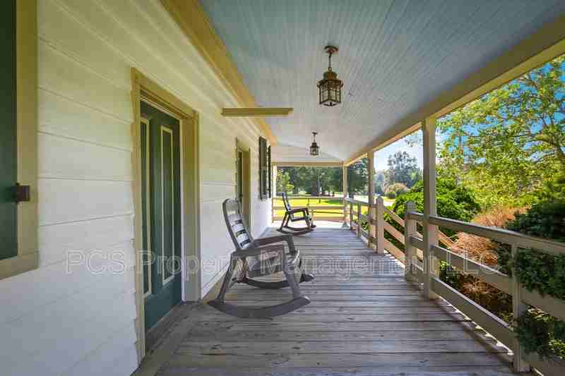 11826 Colonial Trl W - Photo 3 of 42