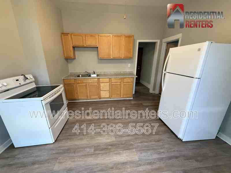 202 East North Avenue - Photo 2 of 10