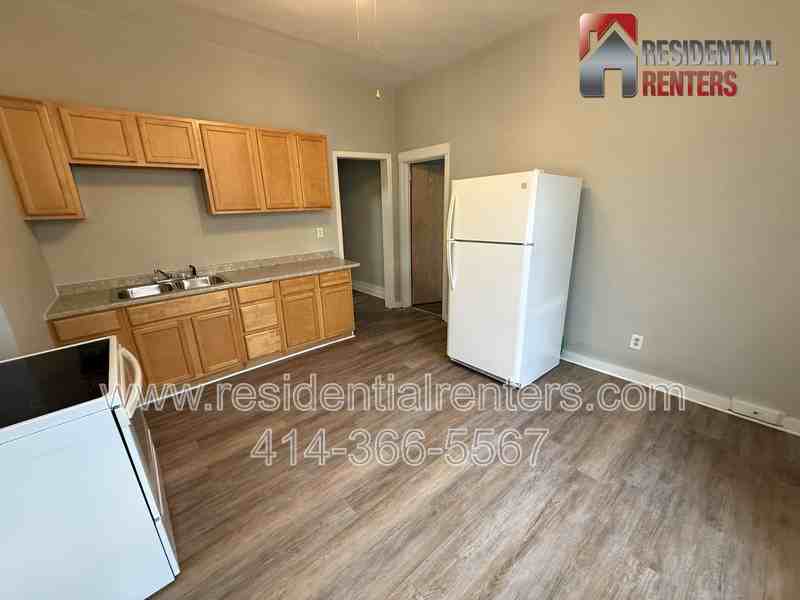 202 East North Avenue - Photo 3 of 10