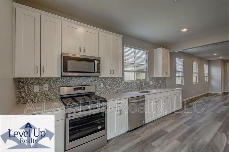 8695 N Rome Ct - Photo 2 of 19