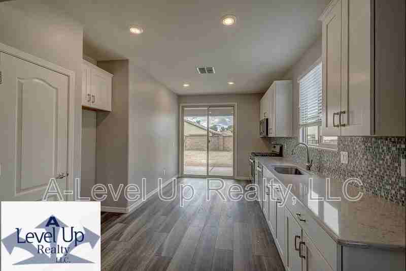8695 N Rome Ct - Photo 4 of 19