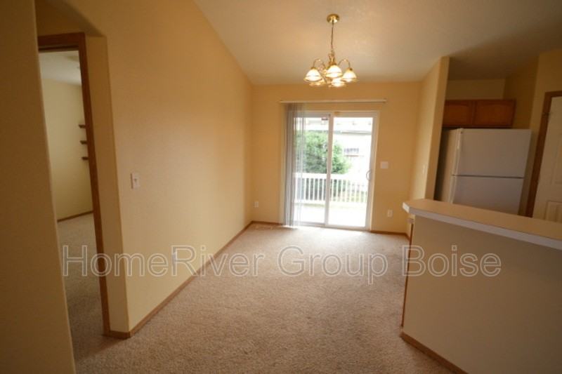 536 Knights Circle - Photo 5 of 17