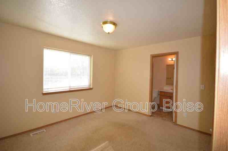 536 Knights Circle - Photo 6 of 17