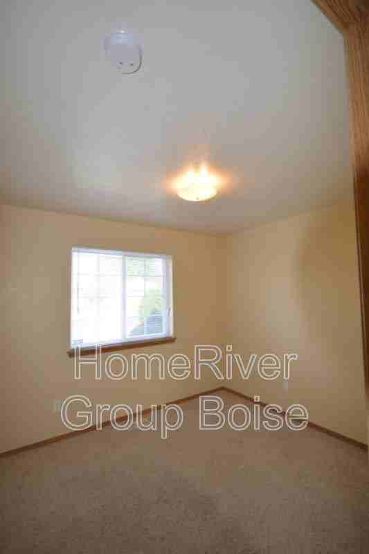 536 Knights Circle - Photo 7 of 17