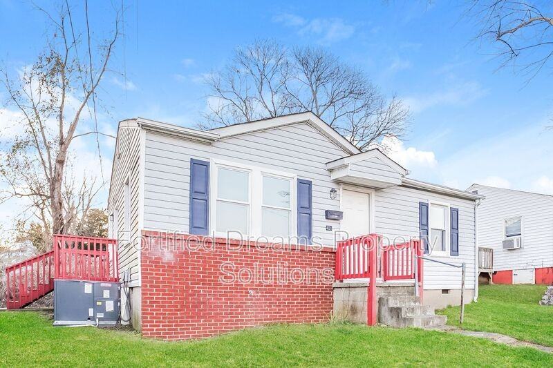 401 Gregory St - Photo 2 of 19