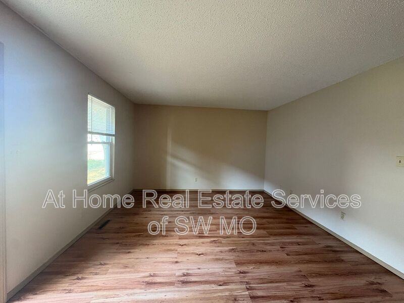 1312 E Mcdaniel St #1 - Photo 2 of 9