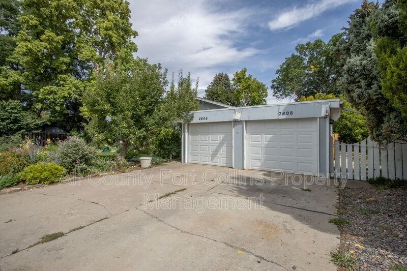 2808 Parklake Dr - Photo 2 of 22