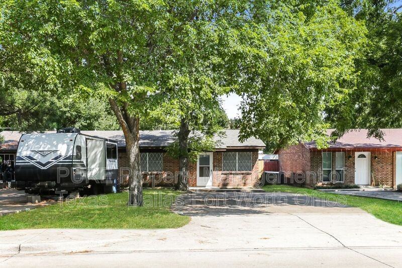 409 Cousins Ln - Photo 2 of 22