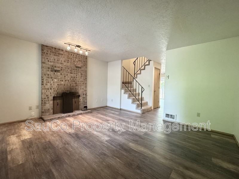 2738 Southeast 62nd Avenue - Photo 3 of 16