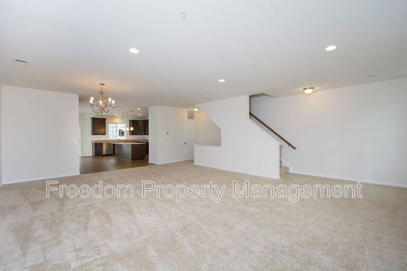 14894 Mason Creek Circle - Photo 3 of 25