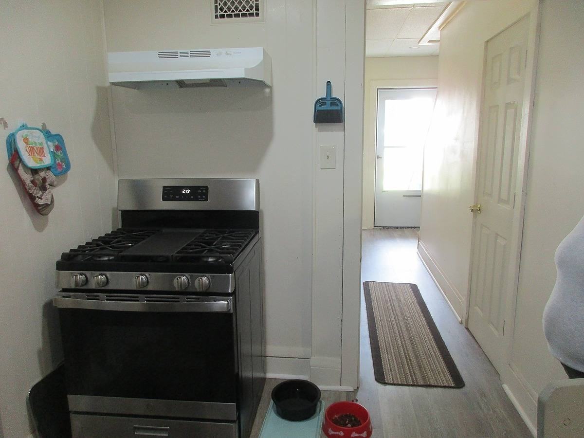 77 Franklin St - Photo 4 of 15