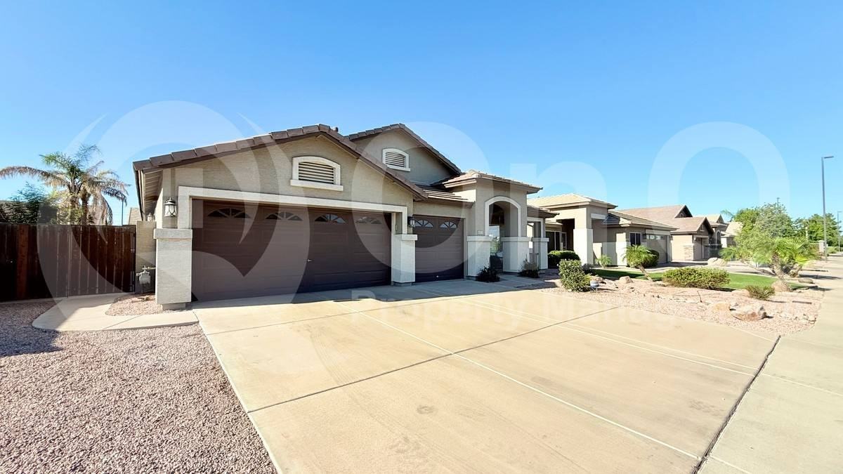 3871 E Olive Ave - Photo 3 of 10