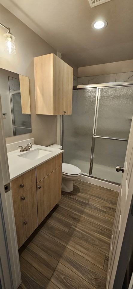 2361 N Thompkins Ave #504 - Photo 5 of 7