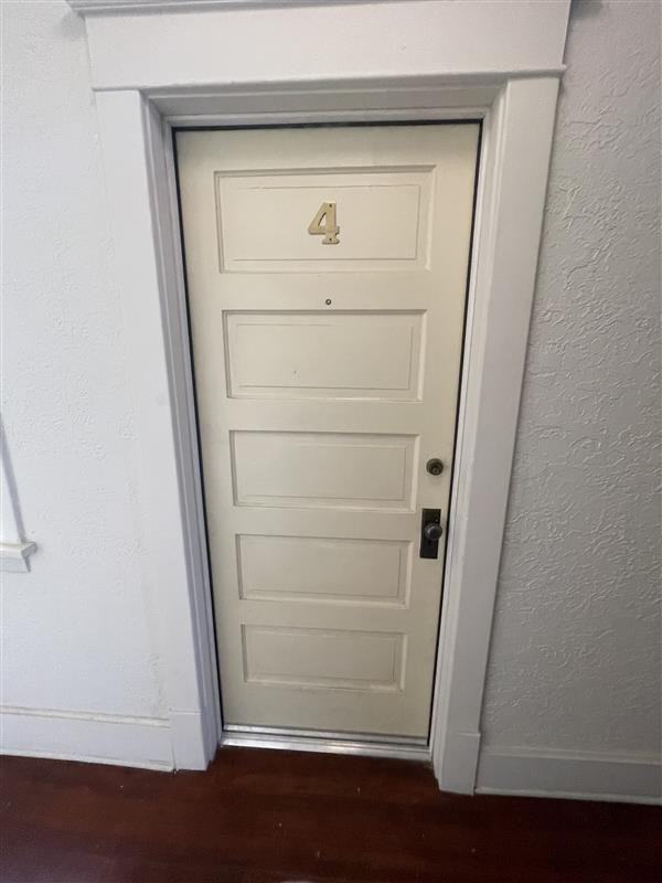 421 Broadway Blvd Se - Photo 3 of 40