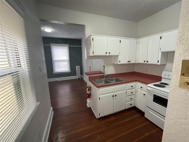 421 Broadway Blvd Se - Photo 4 of 40