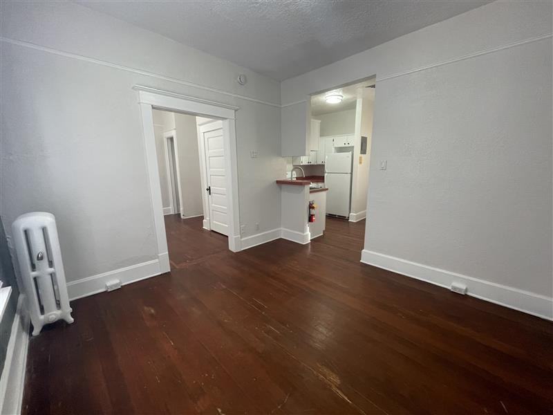 421 Broadway Blvd Se - Photo 3 of 50