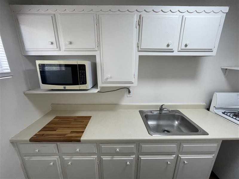 1914 Gold Ave Se - Photo 7 of 31