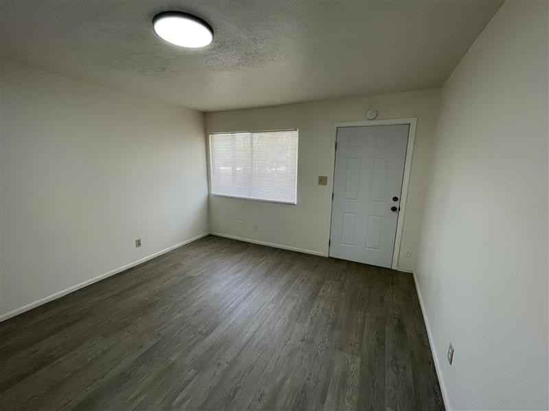 1914 Gold Ave Se - Photo 3 of 31