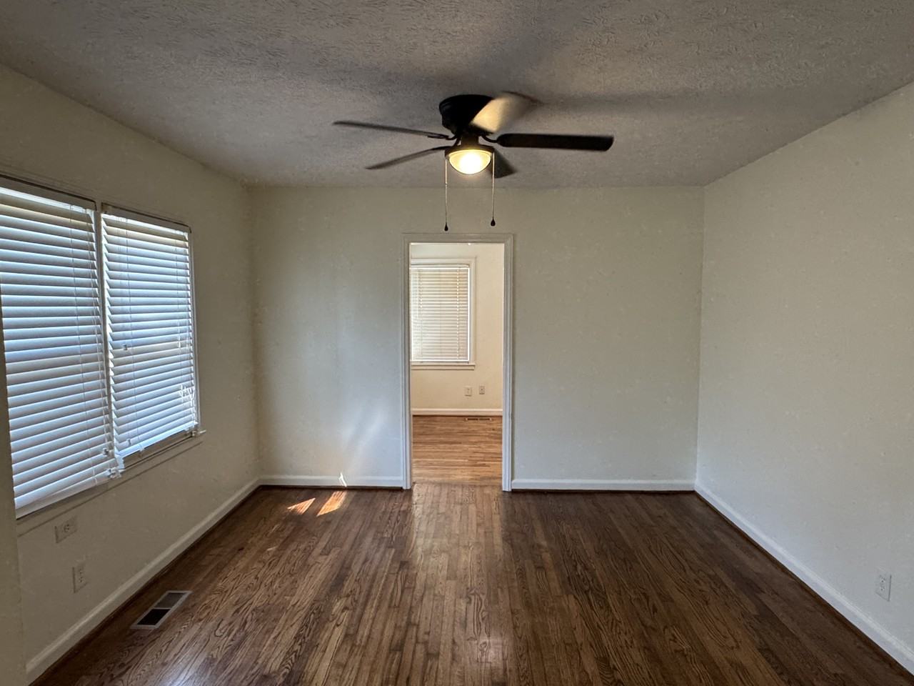 1808 48th St - Photo 4 of 16