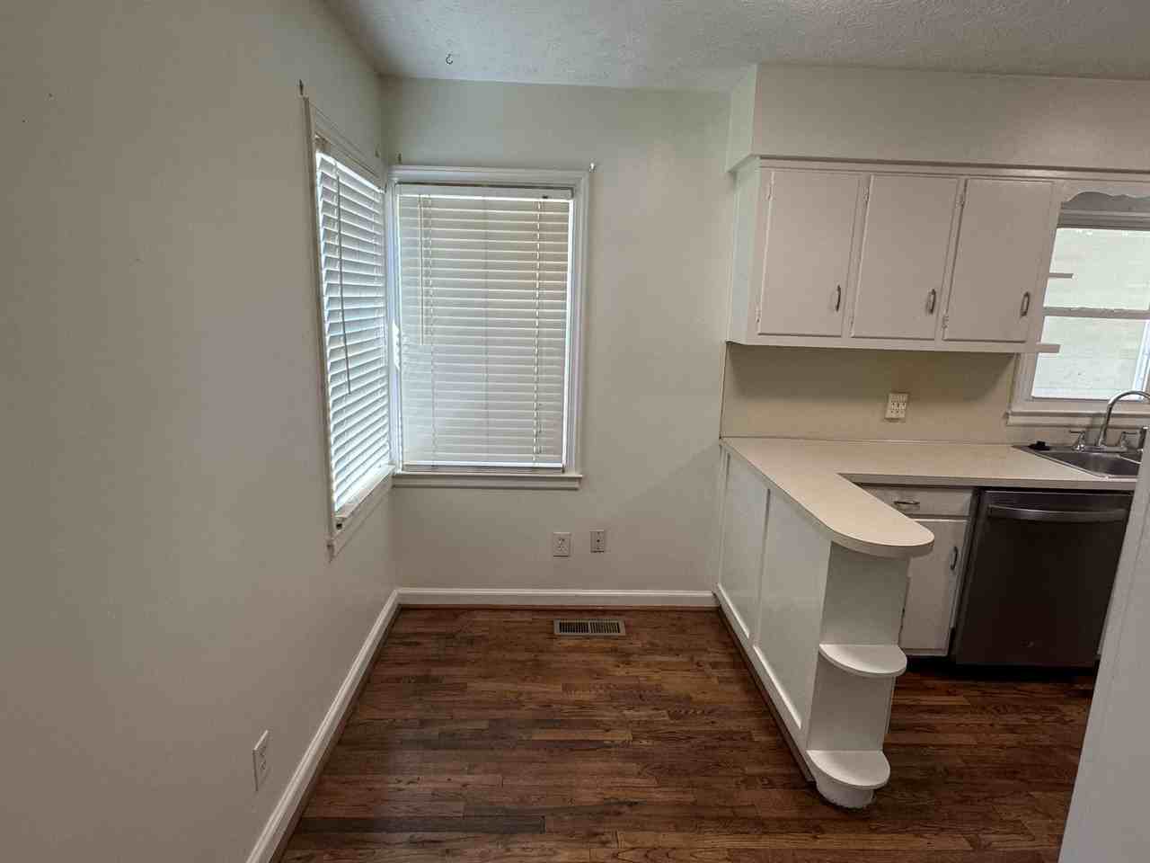 1808 48th St - Photo 5 of 16